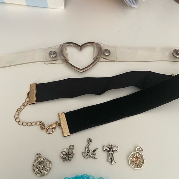 Choker Necklaces - Picture 3 of 3